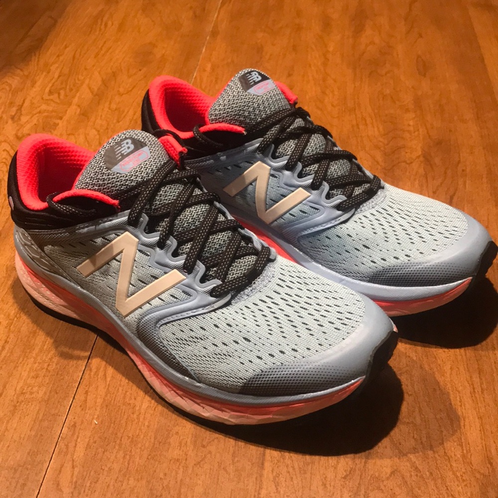 NEW NEVER WORN  -  New Balance Fresh Foam 1080
